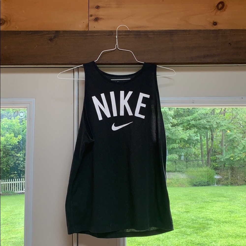 Black Dry-Fit Nike Sleeveless Workout Top